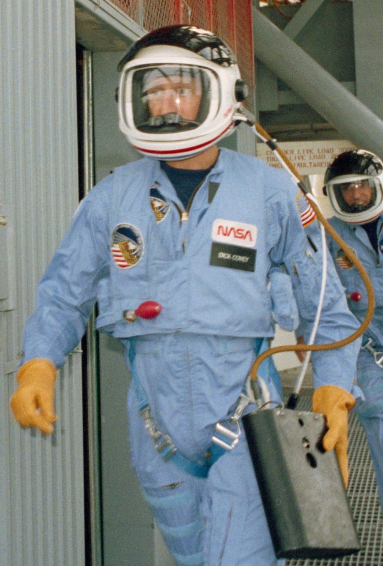 How Spacesuits have changed | Confusions and Connections