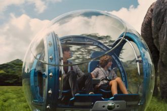 Jurassic World – from one hand to another