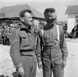 Dunkirk - Behind the scenes image 09 | Confusions and Connections