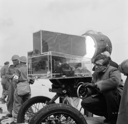 Dunkirk - Behind the scenes image 10 | Confusions and Connections