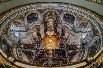 Film and TV stars come together for magical carol concert at St. Paul’s Cathedral for Cancer Research UK