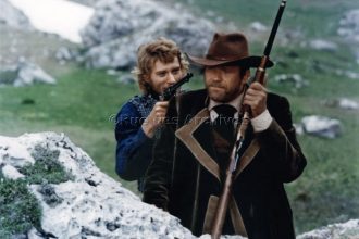 Johnny Hallyday brings The Specialists home