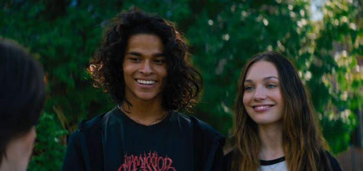 Fitting In – Trailer & Poster Released for Maddie Ziegler & Emily Hampshire’s Coming of Age Comedy